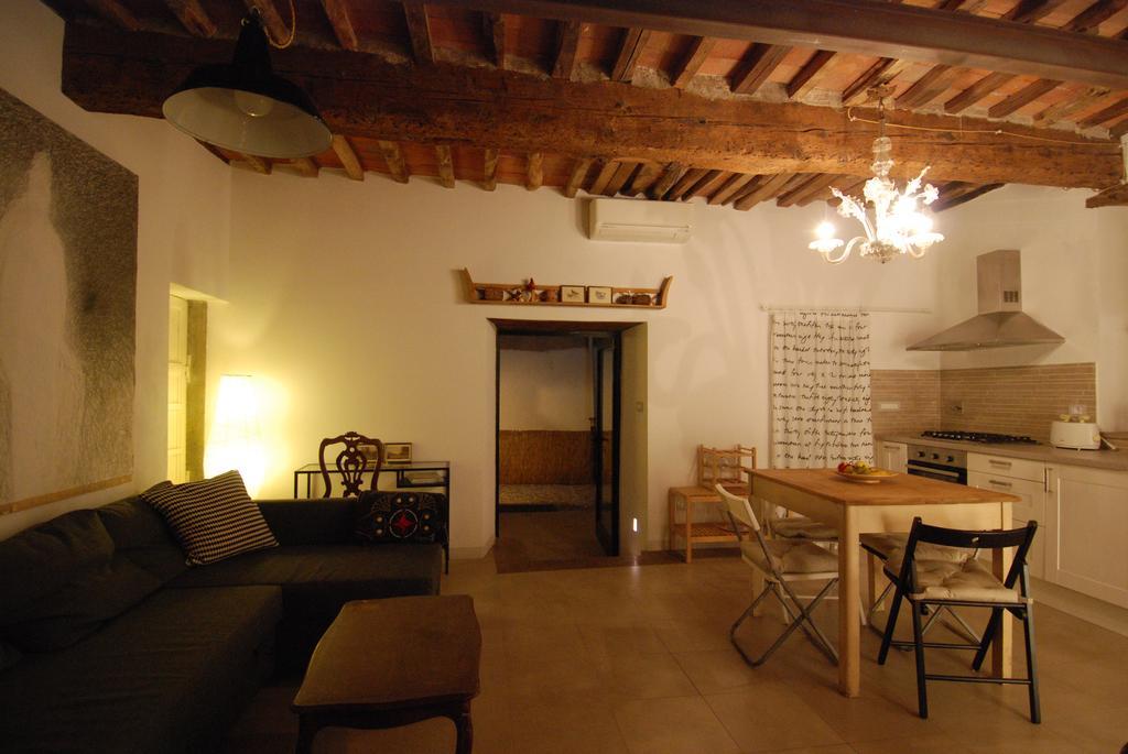 S. Agostino Fronte Mura Lucca Exteriör bild