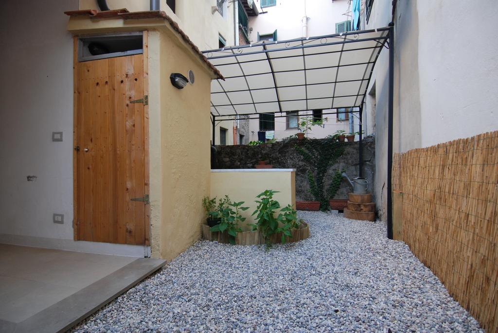 S. Agostino Fronte Mura Lucca Exteriör bild